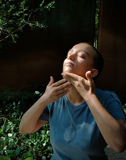 Holistic Face and Neck Massage Therapy